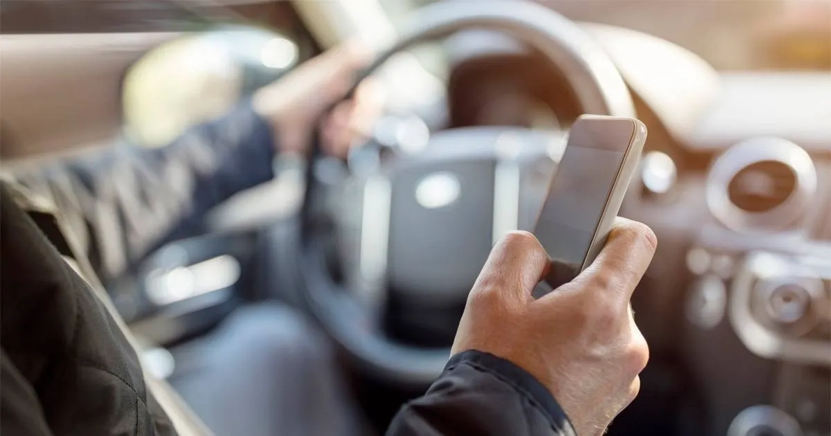 SafeStart Guide: Chasser la distraction (Driving Distraction Away)